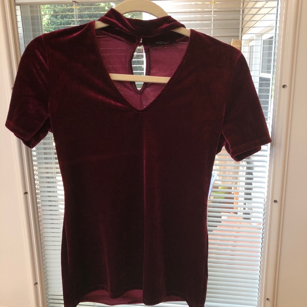 Women’s velvet top